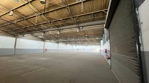 48 Steel Road, Spartan has a 3600m² Warehouse Available For sale and to let in Spartan (25)